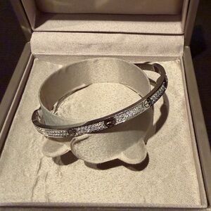 18 karat solid white  gold Pave’ bracelet with natural diamonds